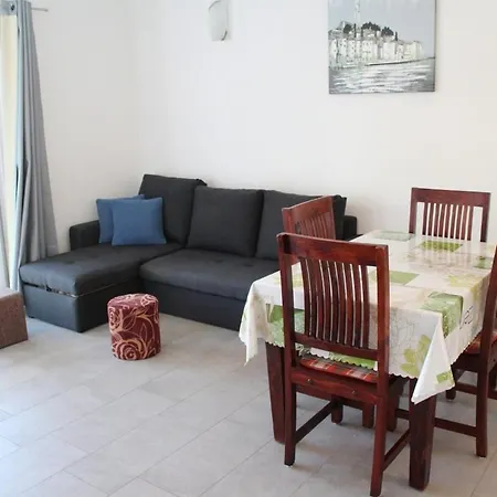 Lora Guest house